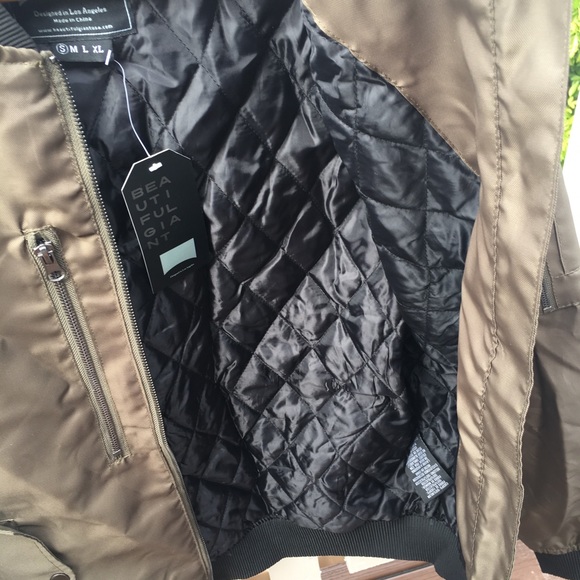 Beautiful Giant green slick bomber jacket - Picture 3 of 5